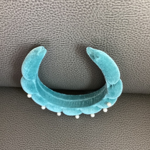 NWOT Faux PEARL VELOUR Velvet Headband NEW without tags - Picture 2 of 3